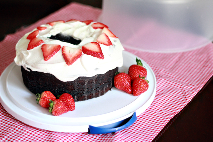 whipped cream frosting, whipped cream, whipped cream recipe