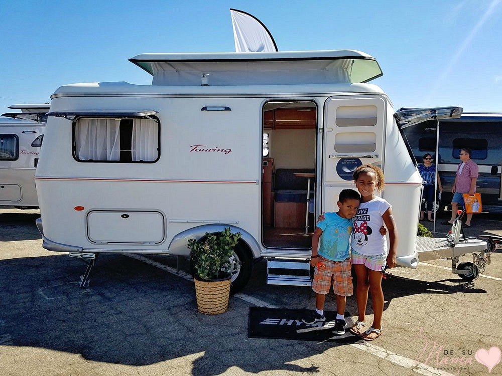 Hispanic Family Attends RV Show For First Time