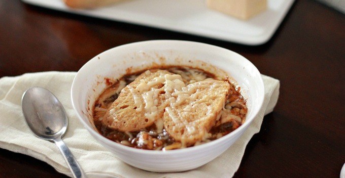 french onion soup, slow cooker soup, healthy slow cooker recipes