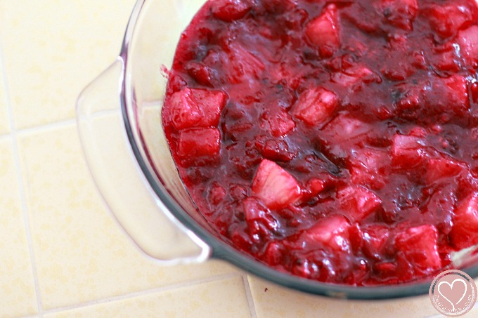 cranberry sauce with pineapple, dumping cake, how to make a dump cake