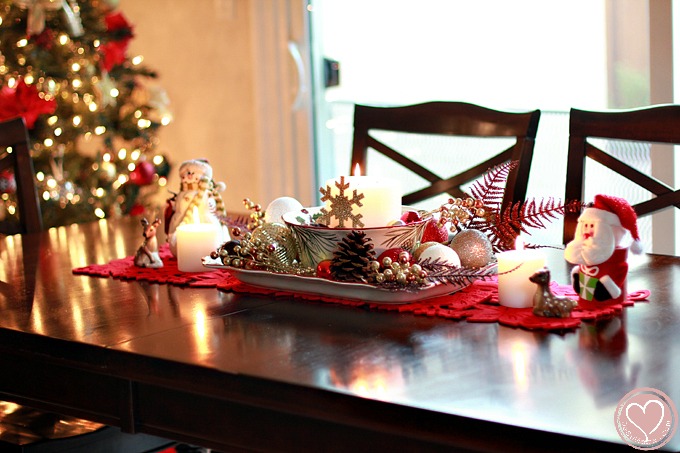 Easy Christmas Centerpiece