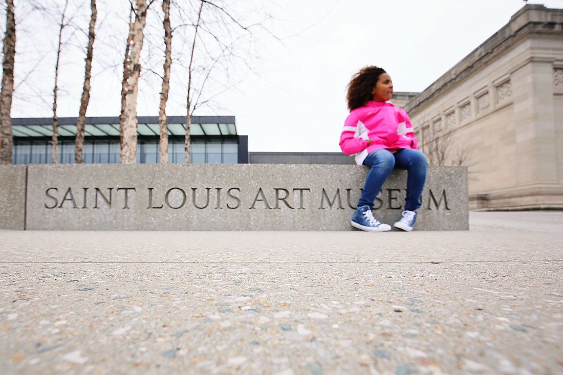 things to do in st louis mo with kids, black girl at st louis art museum 